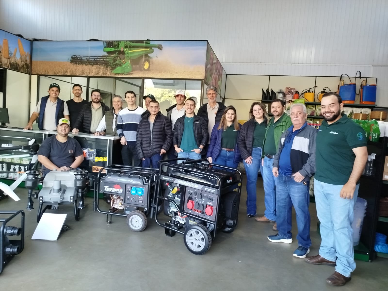 Alunos do curso CPAR em aula prática